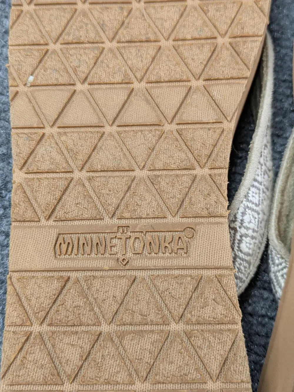 Minnetonka Sandals Shoes Womens 9 Beige Flip Flop Woven Geometric Comfort